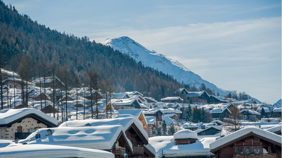 ski chalet roofs in sers chevalier 